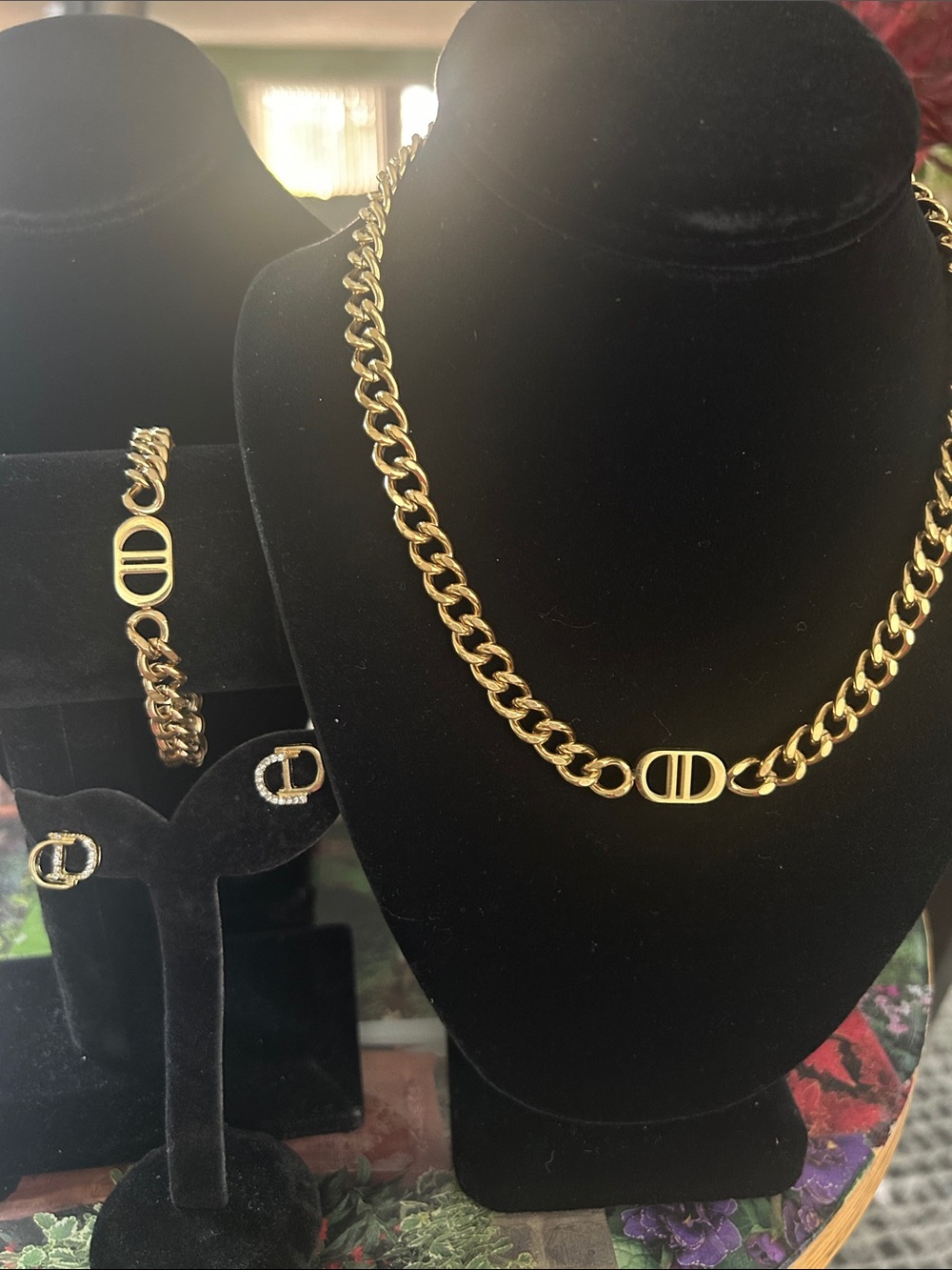 CD Gold Link Chain Necklace set with Signature Oval Accent - Picture 6 of 12